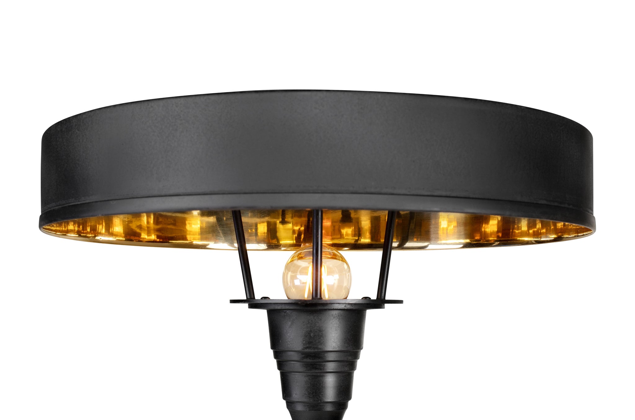 Detail van vloerlamp Auriol met ronde kap en slank silhouet