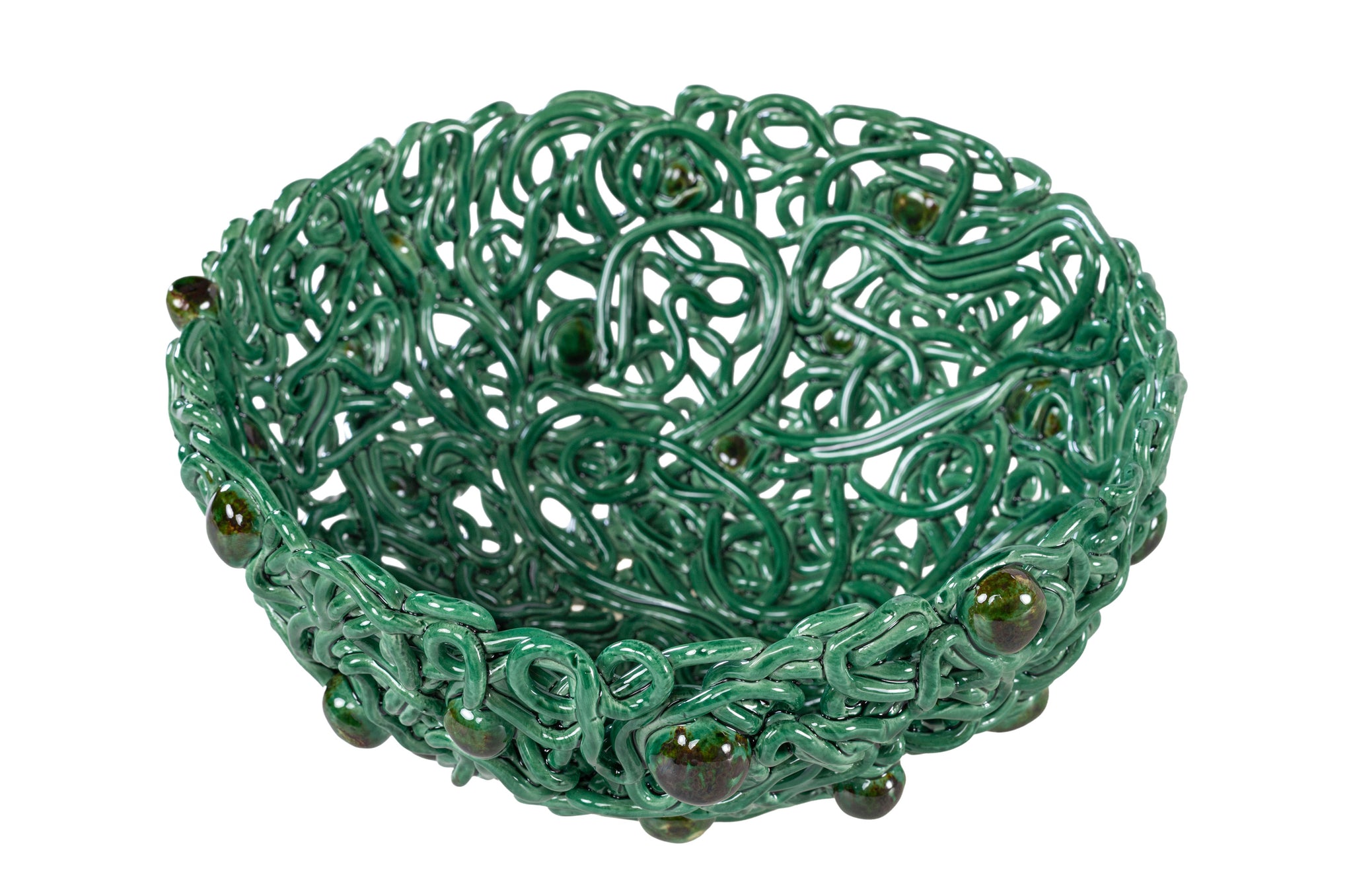 Handgemaakte Portugese schaal van gedraaid keramiek in groene tinten.