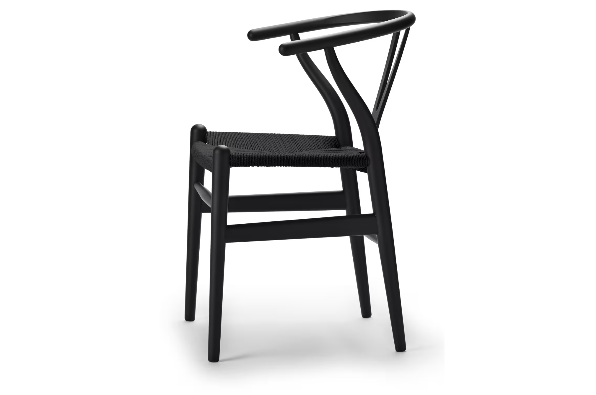 Zijaanzicht van CH24 Wishbone stoel in Soft Black