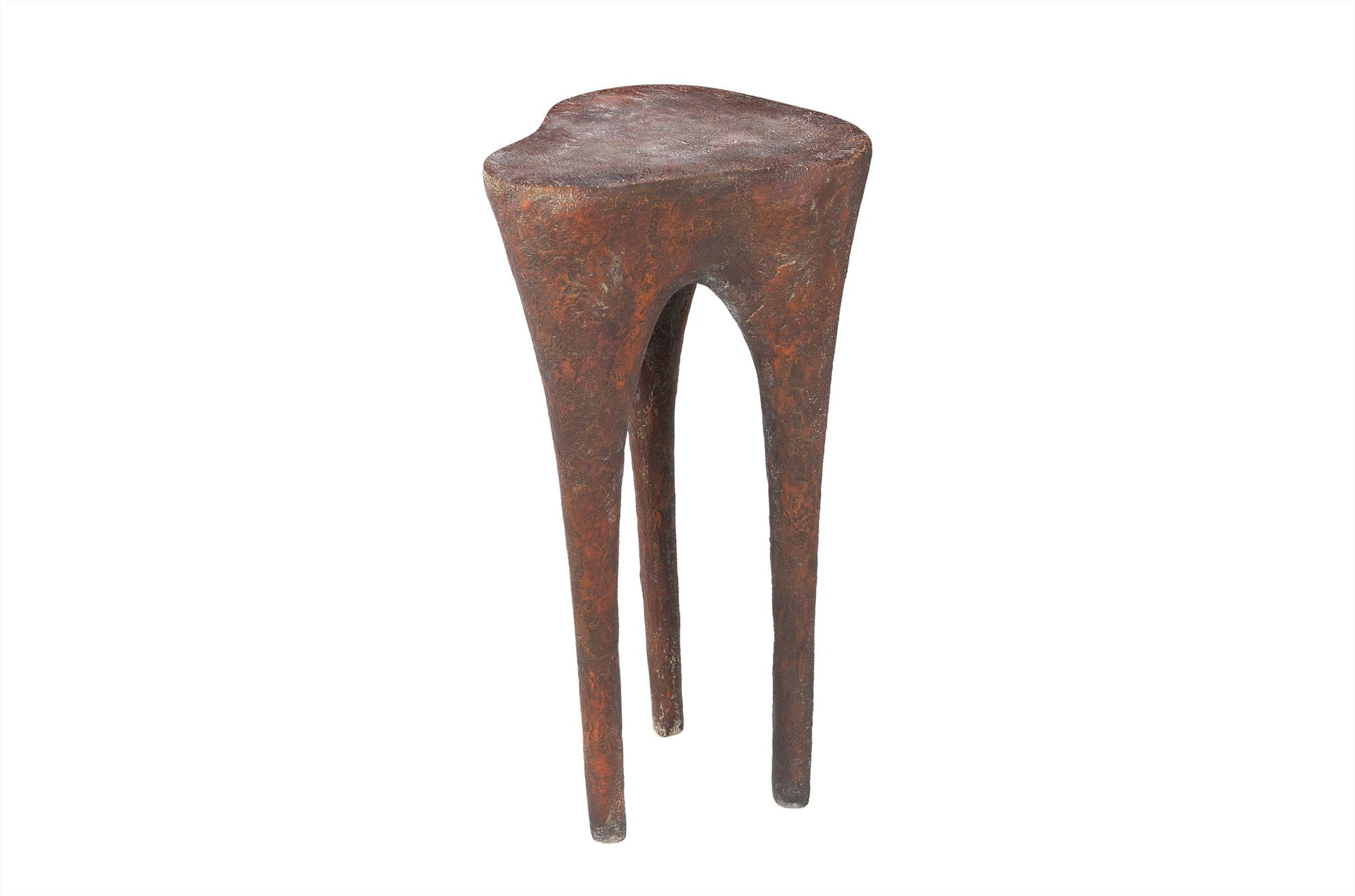 Hoge design bijzettafel in aged copper look met sculpturale vormen.