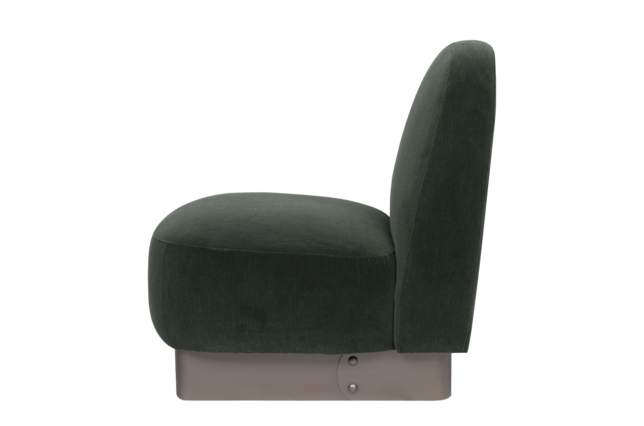 Design loungestoel in groene bekleding met afgeronde vormen