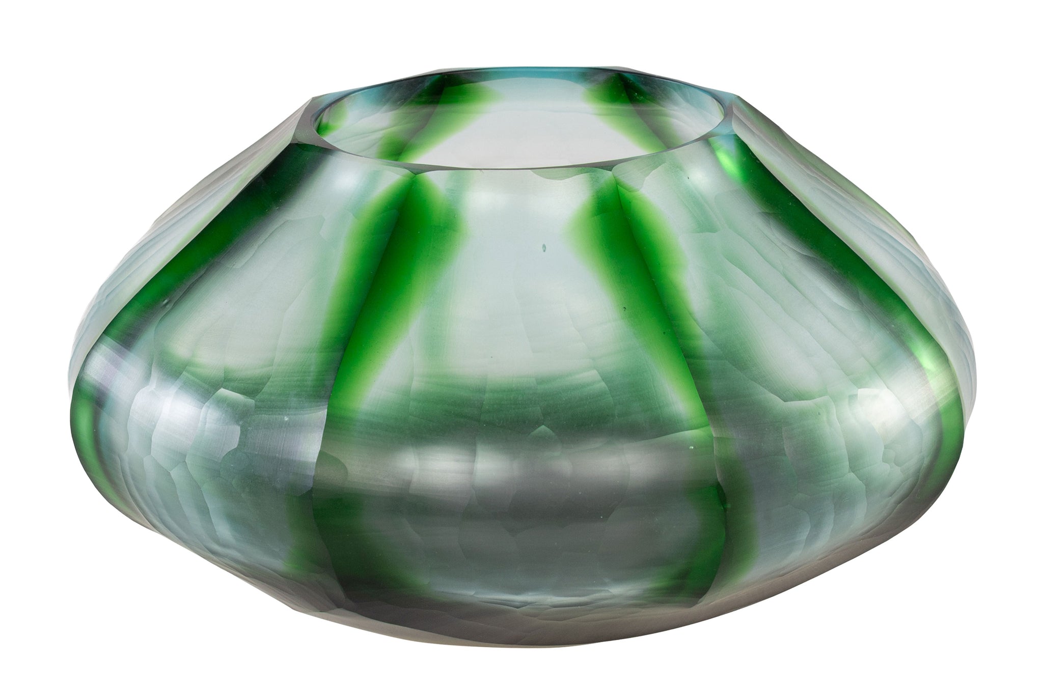 Sculpturale groene glasvaas met zachte kleurverlopen en ambachtelijke mondgeblazen structuur.