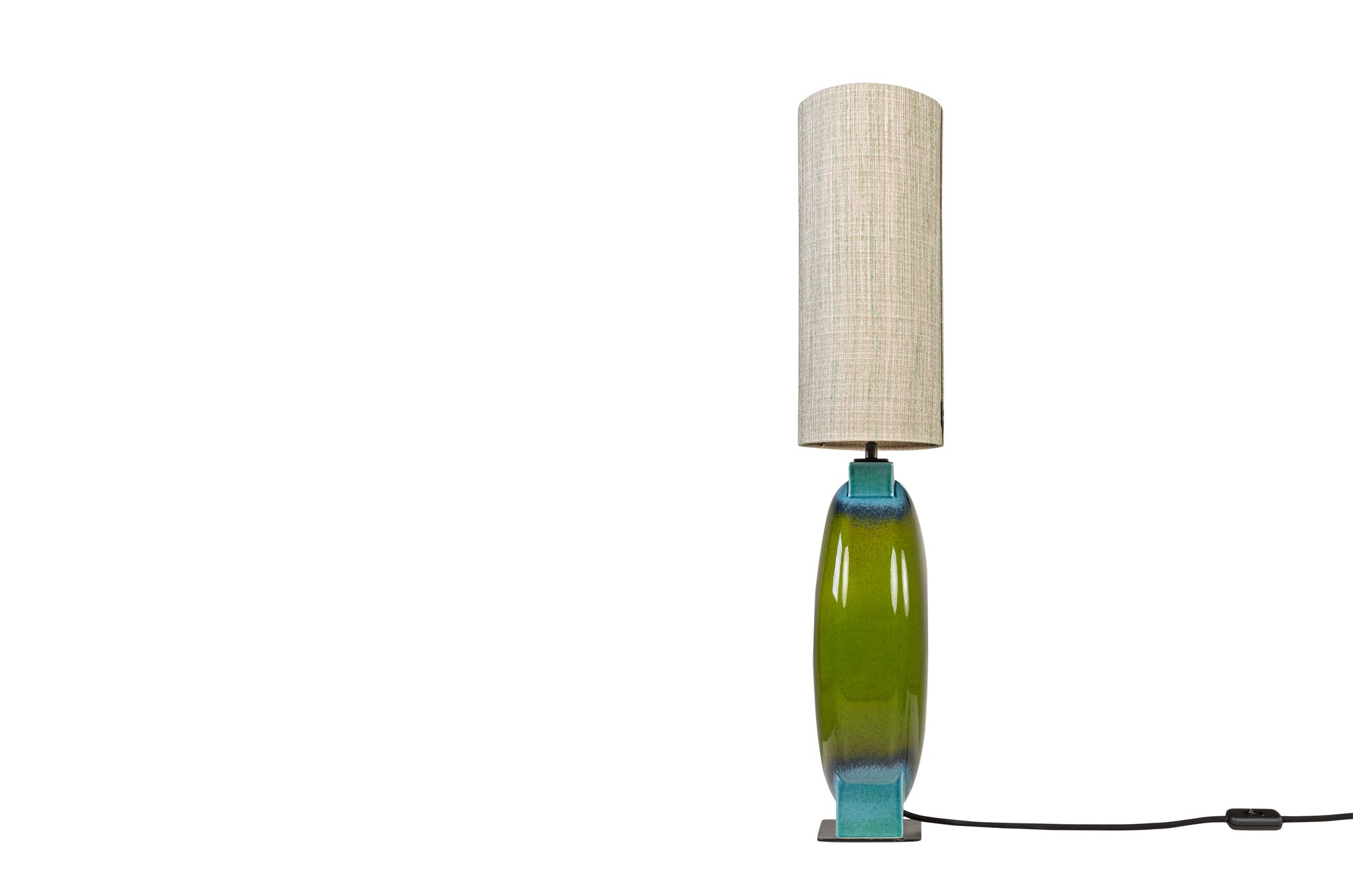 Keramische tafellamp in groen en blauw met lichtgekleurde kap – Versmissen