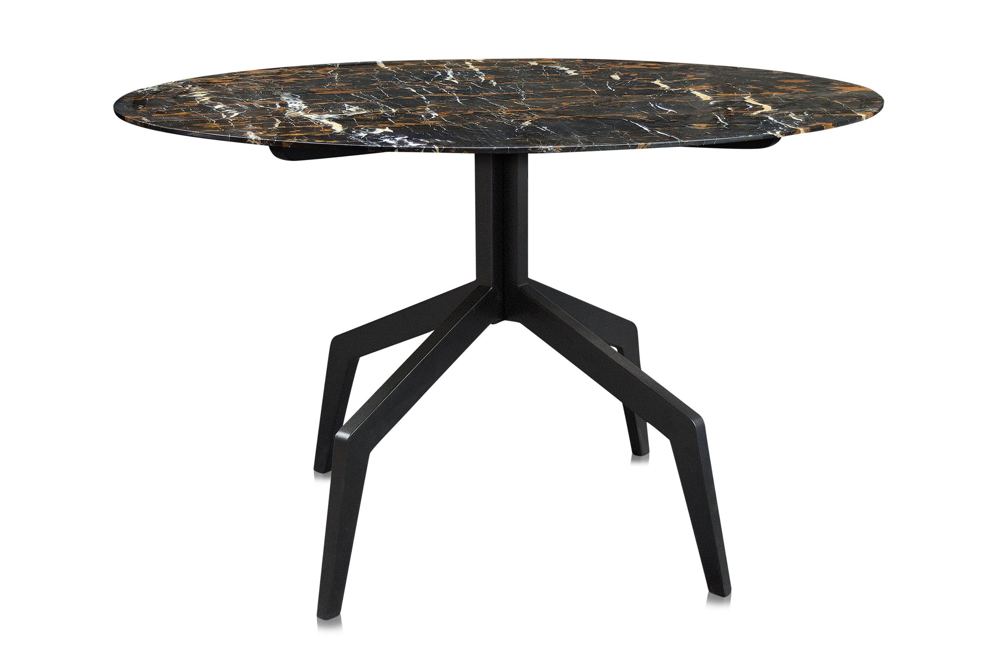 Ronde eettafel van Versmissen met marmeren blad in warme tinten en slank metalen frame