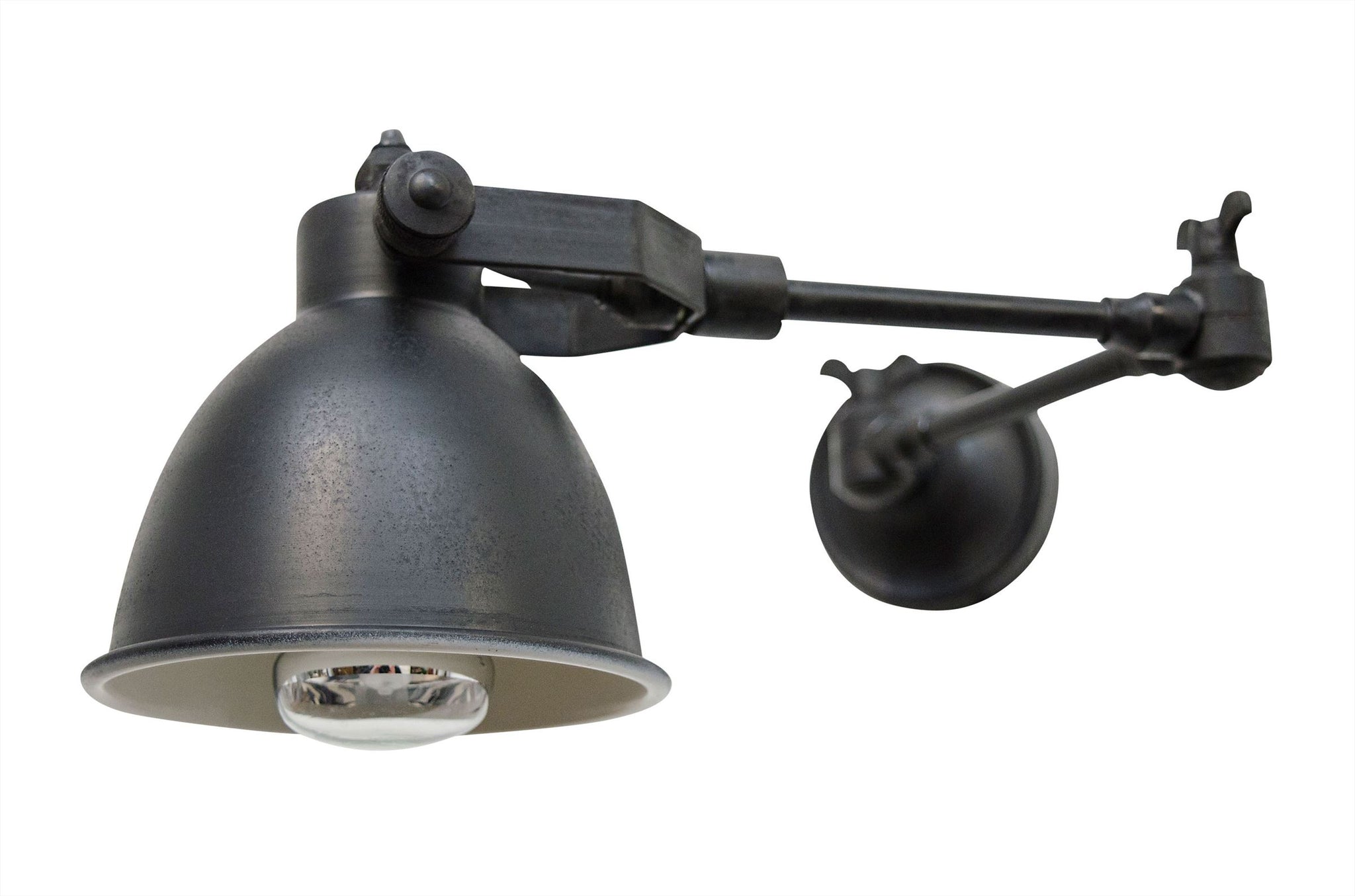 Design wandlamp Maxim Swing van Versmissen, uitgevoerd in matzwart metaal