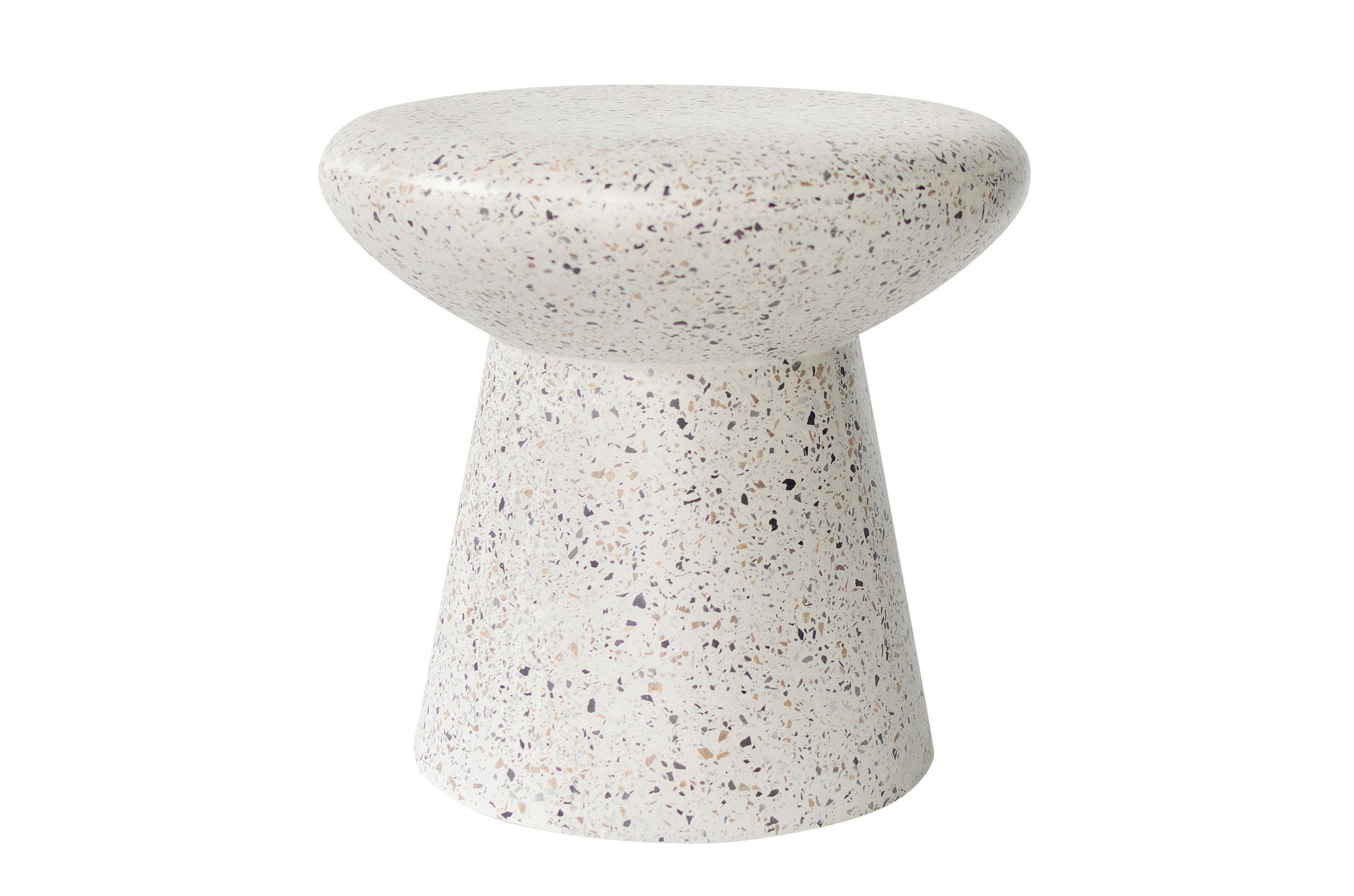 Design bijzettafel Mush in wit terrazzo – gemaakt van glasvezelversterkt beton.