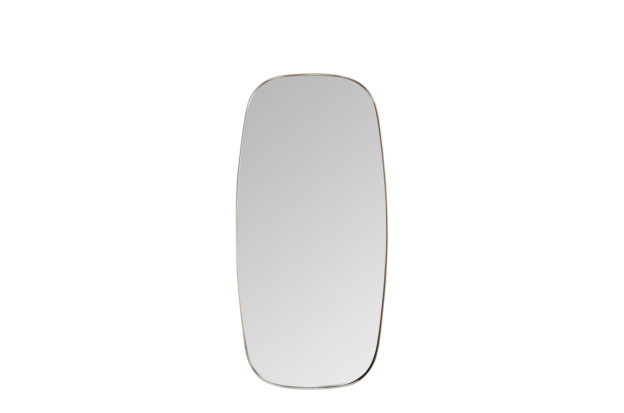 Wandspiegel met organisch gevormd frame in geborsteld messing.