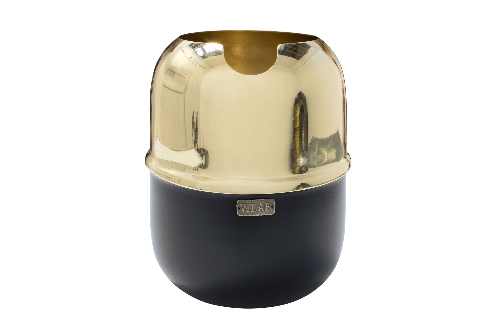 Luxe messing wijnkoeler Pedro met gepolijste brass finish en zwarte onderzijde.