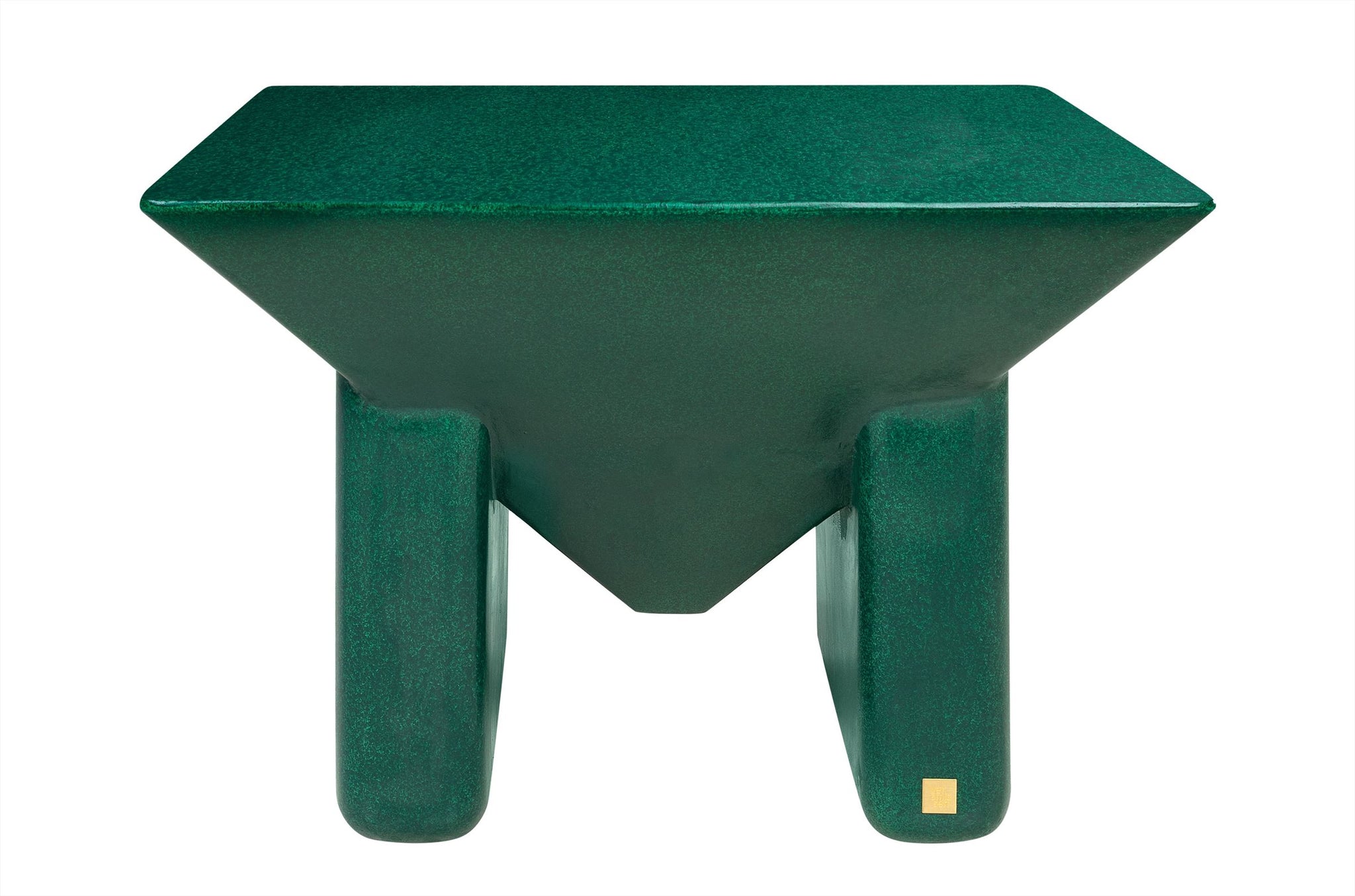 Salontafel Prism in glossy Racing Green met geometrische vorm en drie poten