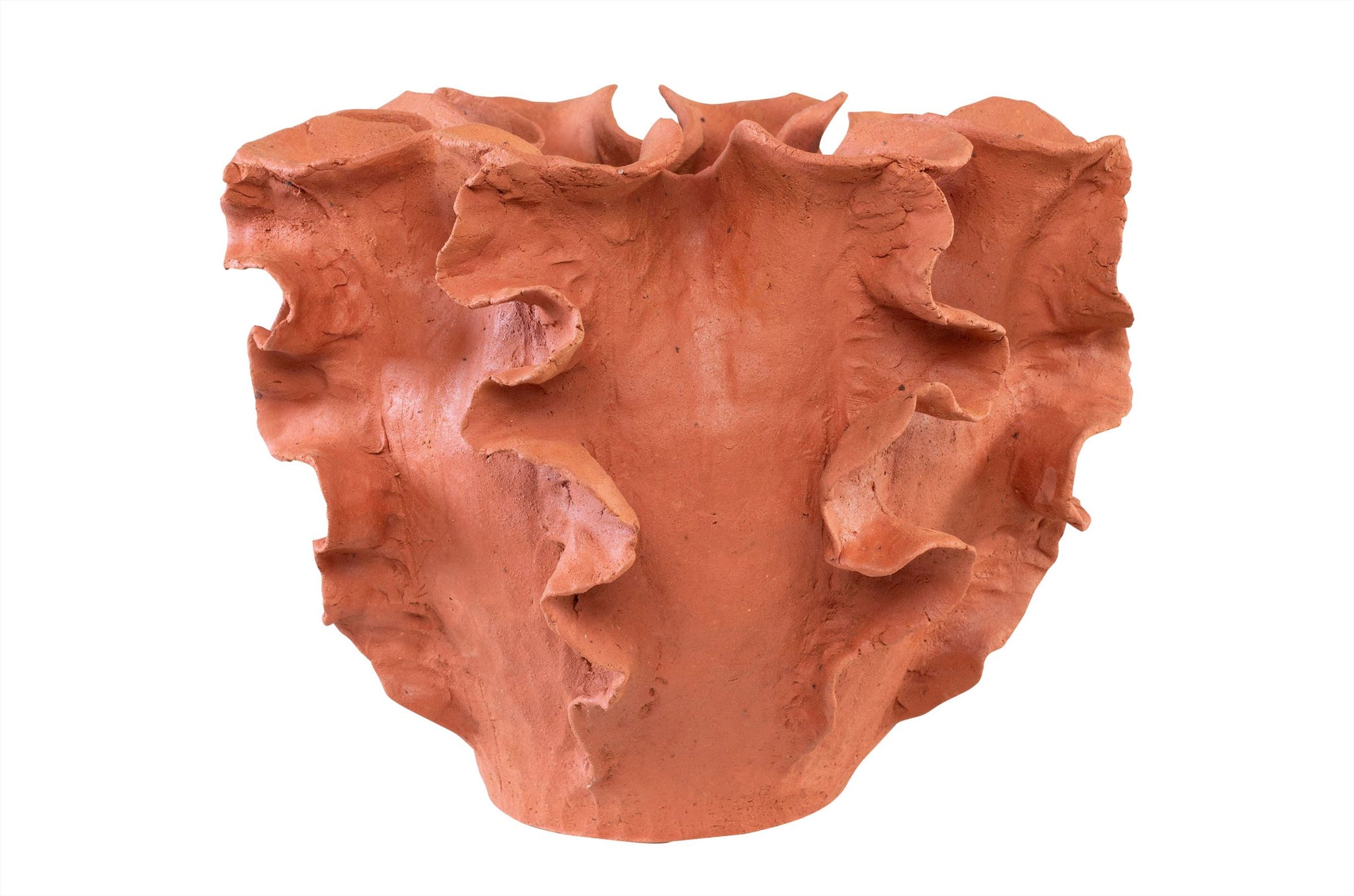 Terracotta schaal Reef met organische, golvende vorm.