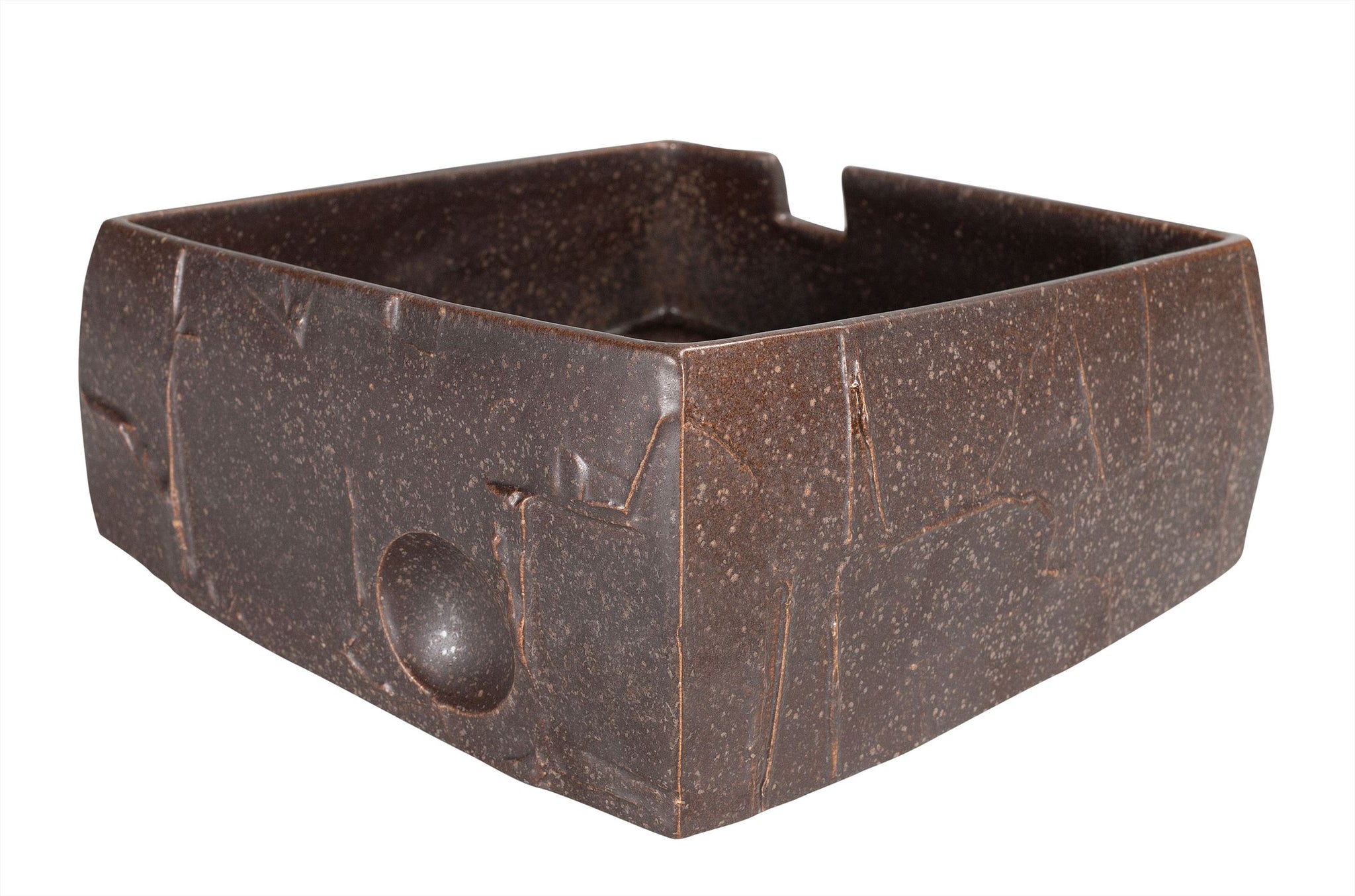 Kleine decoratieve aardewerkschaal in donkerbruine tint