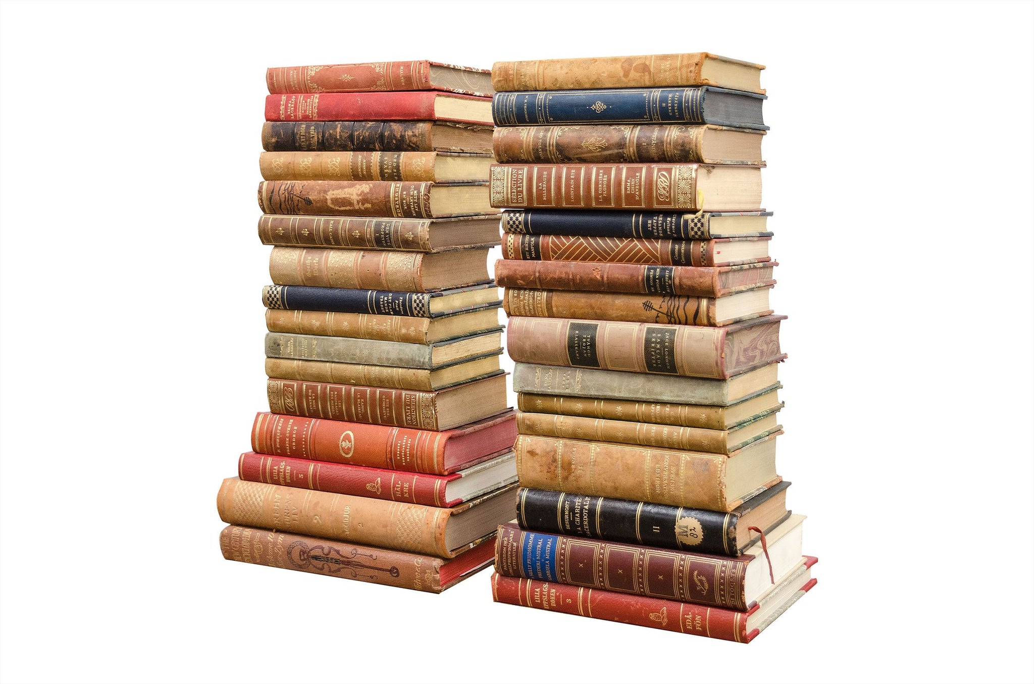 Originele antieke boeken met leren kaft en doorleefde rugdecoratie.