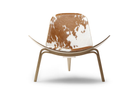 Iconische Shell fauteuil van Hans J. Wegner met cowhide afwerking