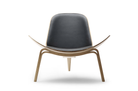 CH07 Shell fauteuil van Hans J. Wegner met gebogen vorm