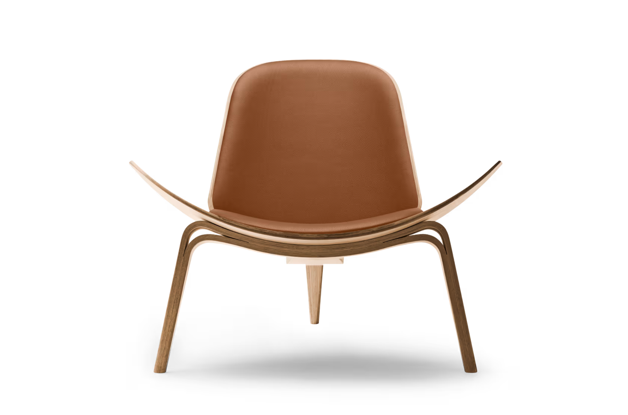 CH07 Shell fauteuil van Hans J. Wegner met gebogen vorm
