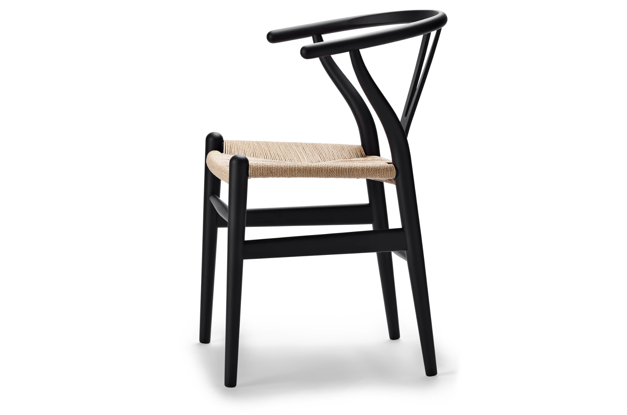Zijaanzicht van CH24 Wishbone stoel in Soft Black