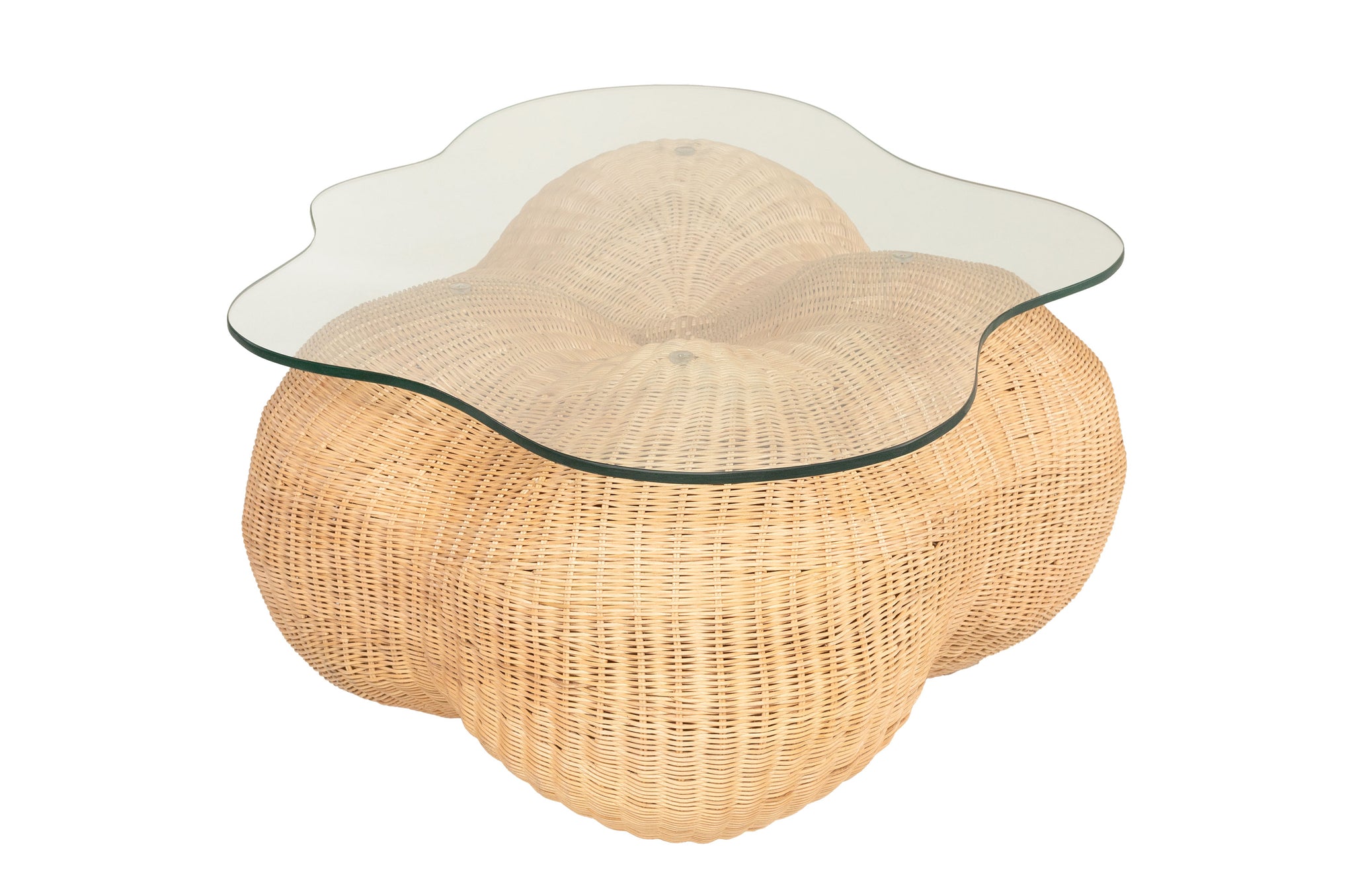 Organisch gevormde bijzet- of salontafel van rotan en glas