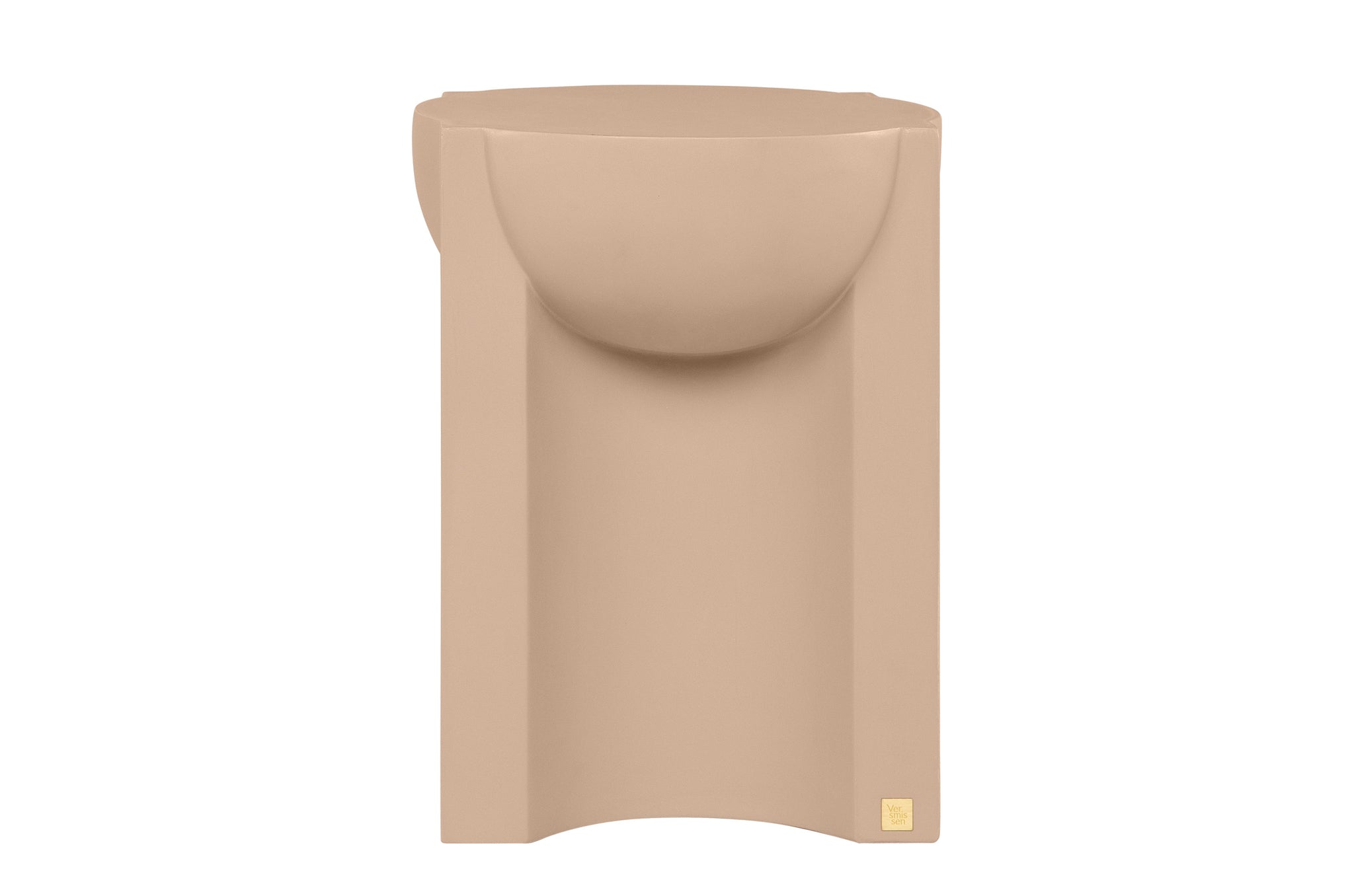 Sculpturale bijzettafel Fonte in Faded Terra, gemaakt van GRC.