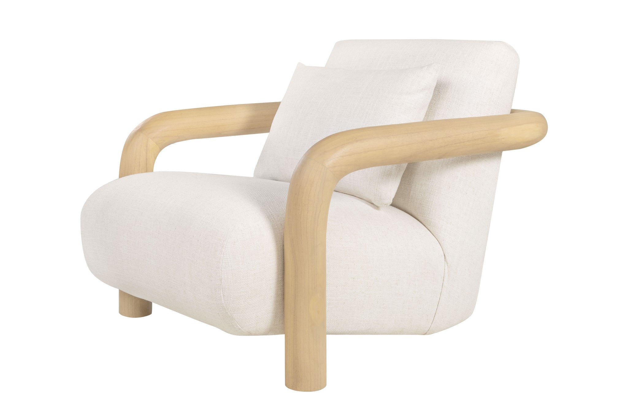 Moderne loungefauteuil met afgeronde zitting en natuurlijke houten armleuningen