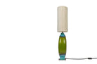 Keramische tafellamp in groen en blauw met lichtgekleurde kap – Versmissen