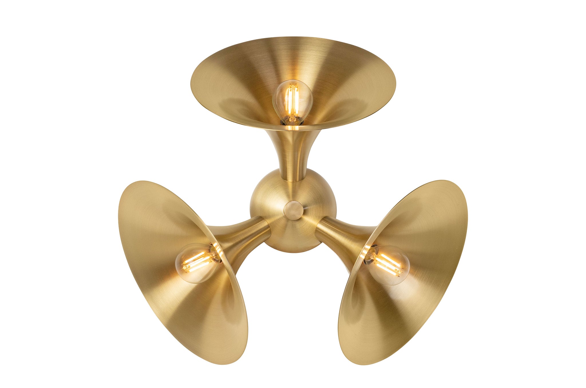 Sculpturale wandlamp in brushed brass met drie lichtpunten – Jazz van Versmissen