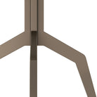 Tijdloze eettafel in grijs travertijn met elegant bronzen onderstel