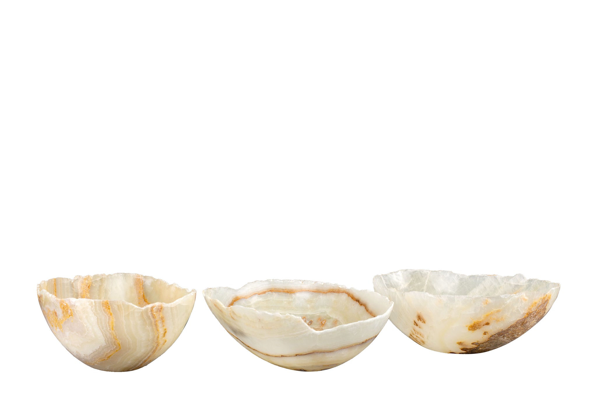 Flinterdunne onyx schaal met natuurlijke witte en amberkleurige lagen.