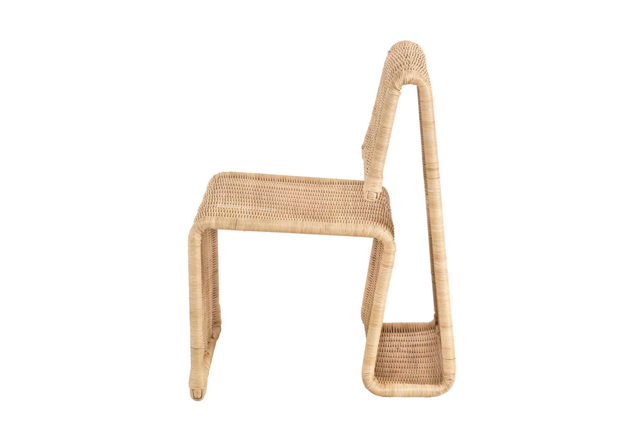 Design eetkamerstoel van gevlochten rattan in vloeiende Ribbon-vorm