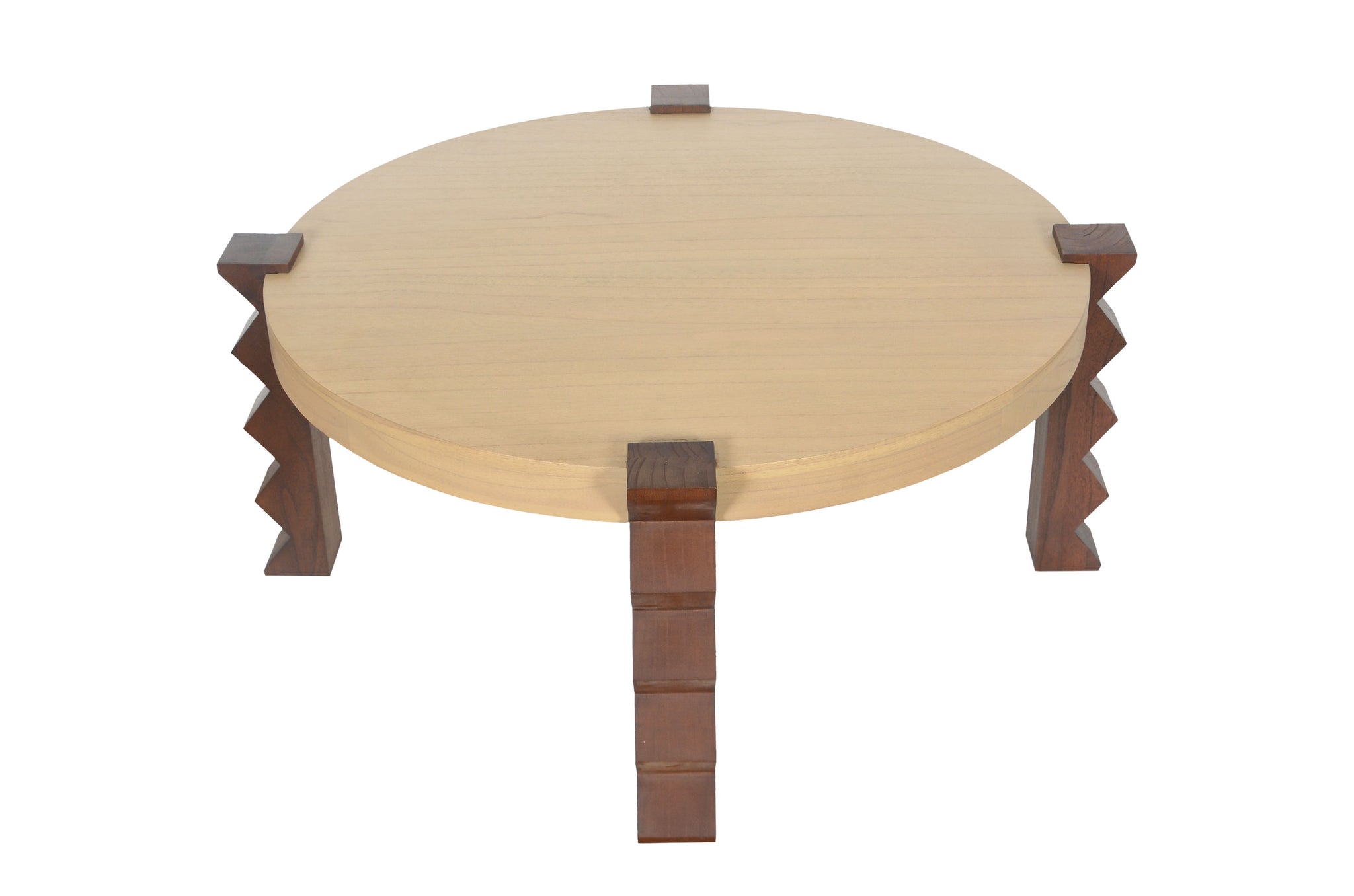 Ronde houten salontafel Zaka met zigzagpoten in natural en roasted coffee finish
