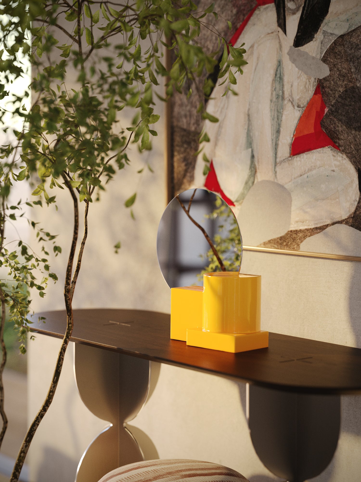 Sfeervol interieurbeeld met designobject in geel op een houten consoletafel